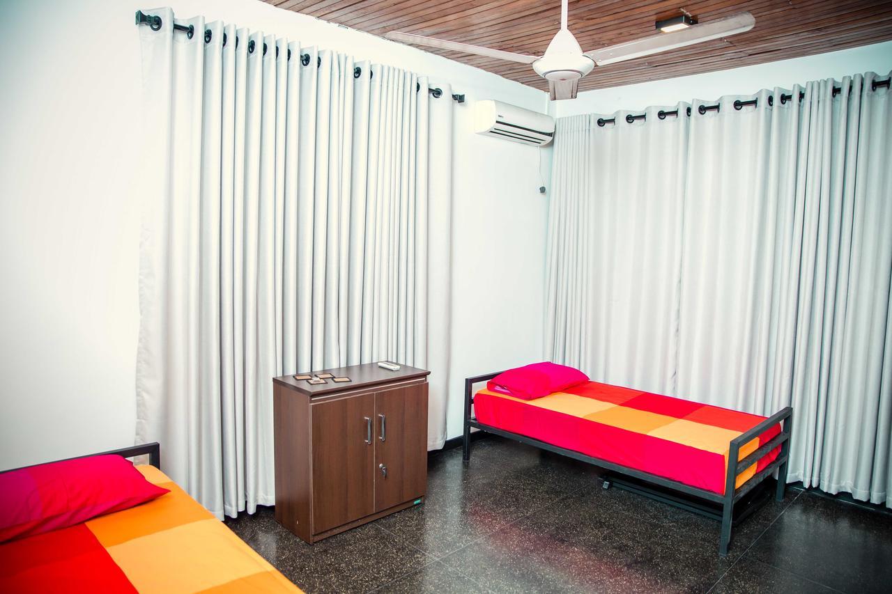 Tuk Tuk Hostels Colombo Exterior foto