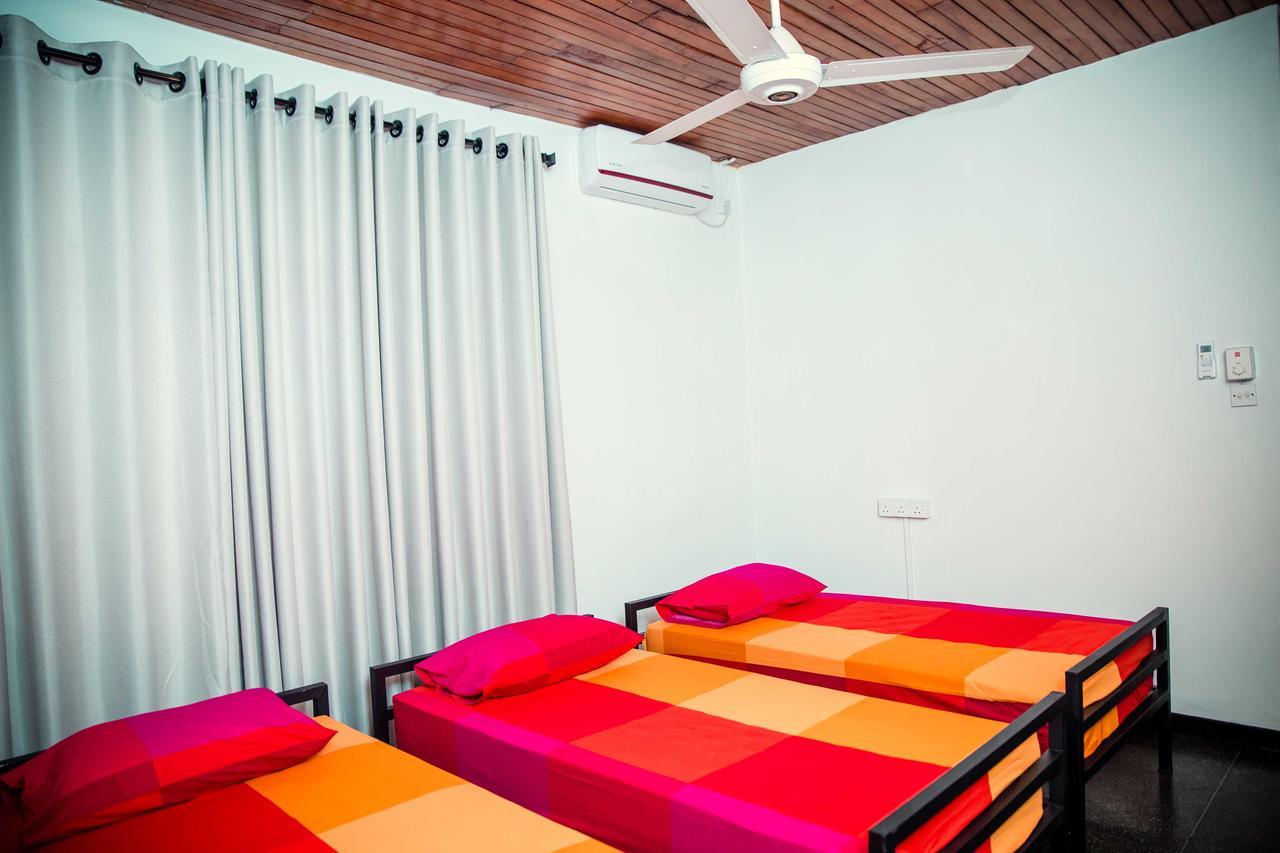 Tuk Tuk Hostels Colombo Exterior foto